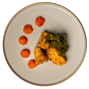 POLLO-CRISPY-CON-BRÓCOLIS-Y-ZANAHORIAS-AL-VAPOR